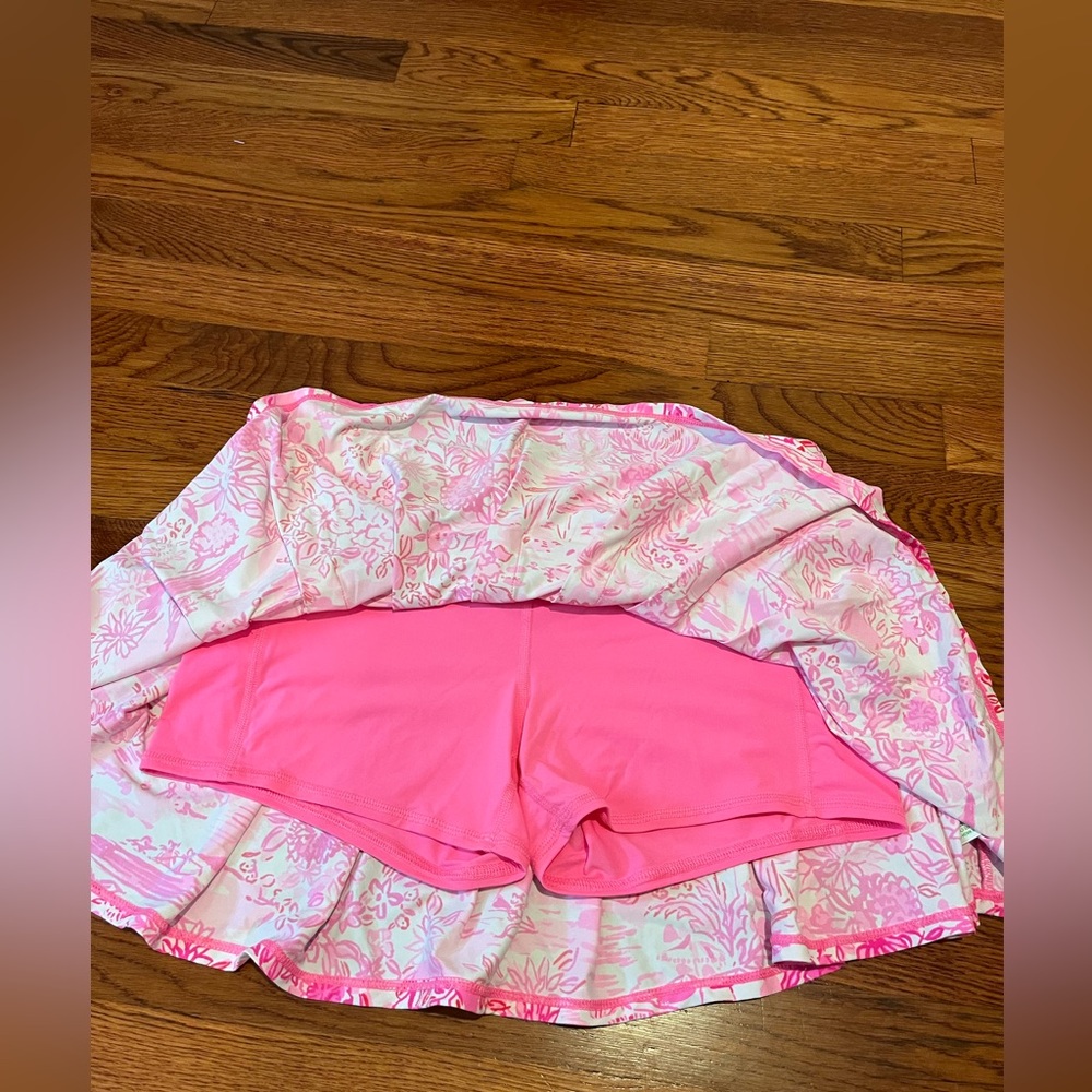 Lilly Pulitzer Pink Floral athletic skort and shirt - Picture 6 of 10